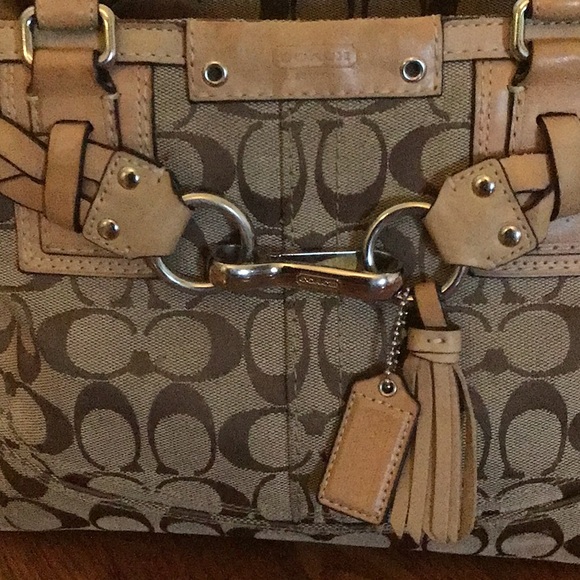 Coach Handbags Hampton Tan Leather Shoulder Lined Tassel Braided Buckle - Picture 4 of 11